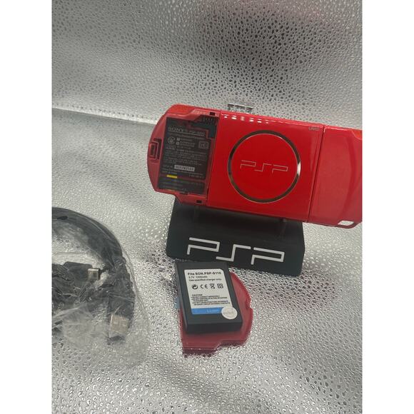 psp 3000 w/charger & new battery black/red - Picture 3 of 7